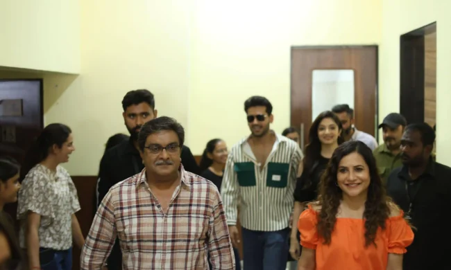 Hu ane Tu Star Cast at BMU