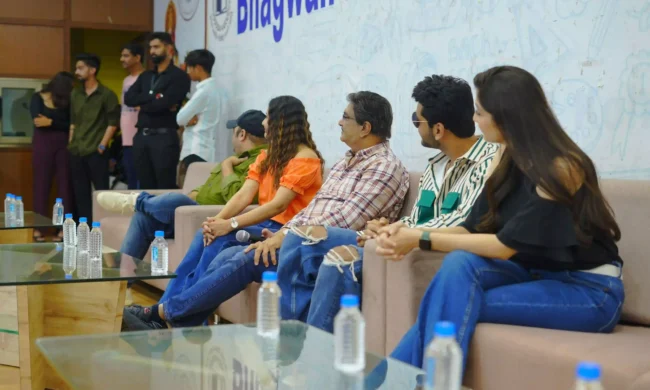 Hu ane Tu Star Cast at BMU