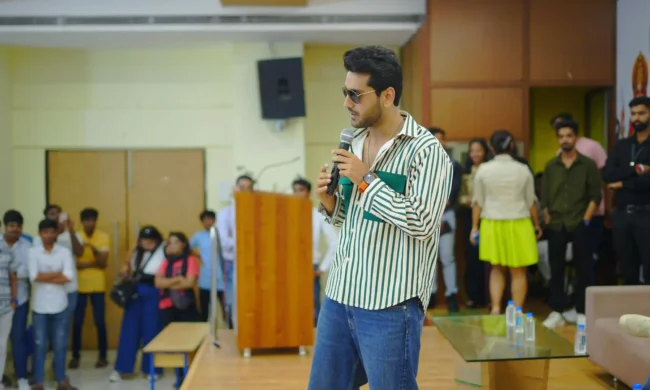 Hu ane Tu Star Cast at BMU