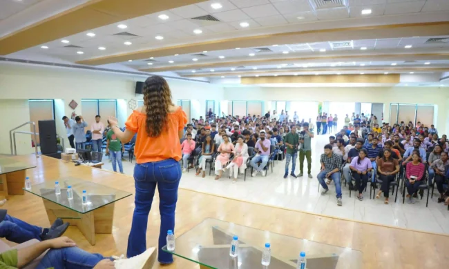 Hu ane Tu Star Cast at BMU